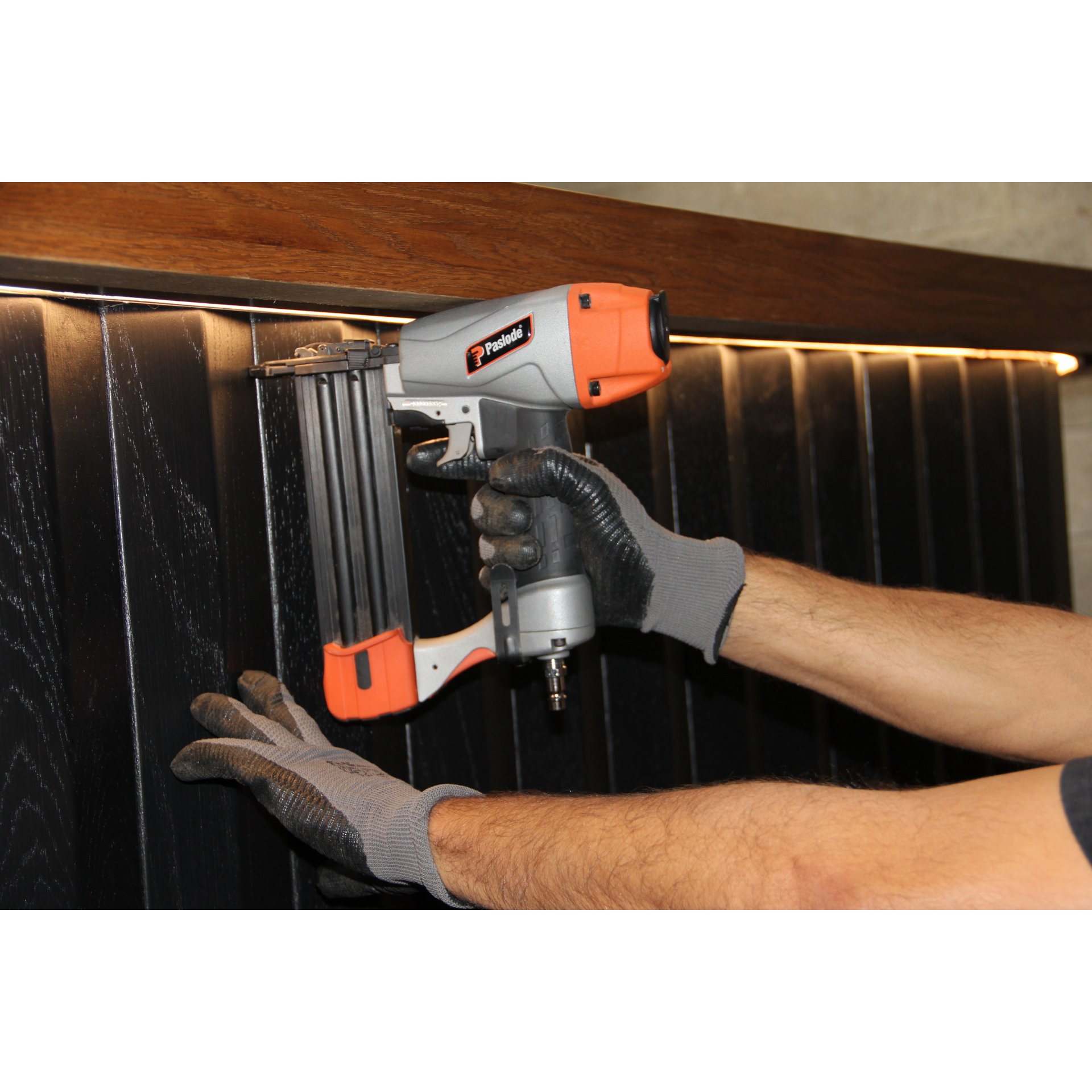 Drinnen, Innenarchitektur, Gerät, Handschuh, Elektrische Bohrmaschine