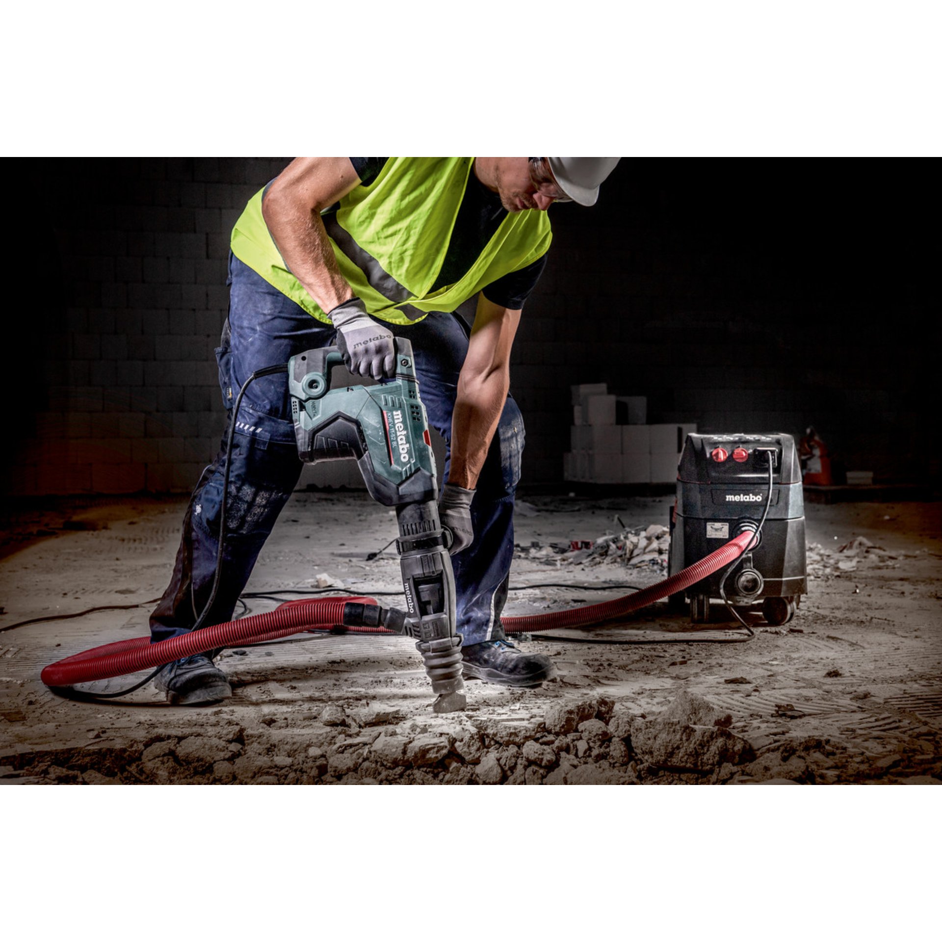 Person, Arbeiter, Elektrische Bohrmaschine, Werkzeug, Hosen