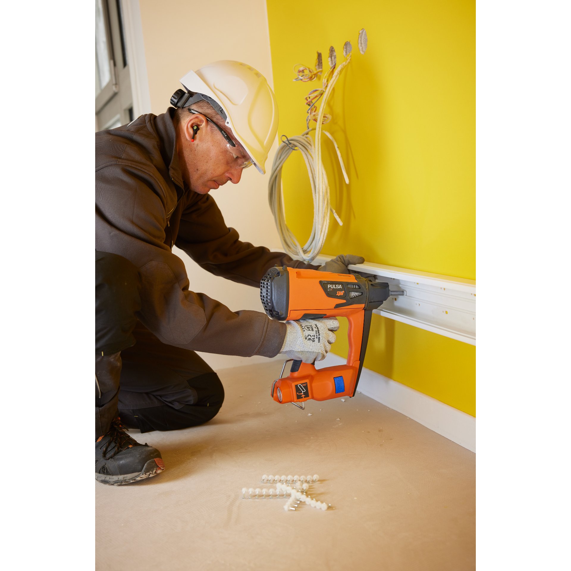 Elektrische Bohrmaschine, Werkzeug, Drinnen, Innenarchitektur, Arbeiter