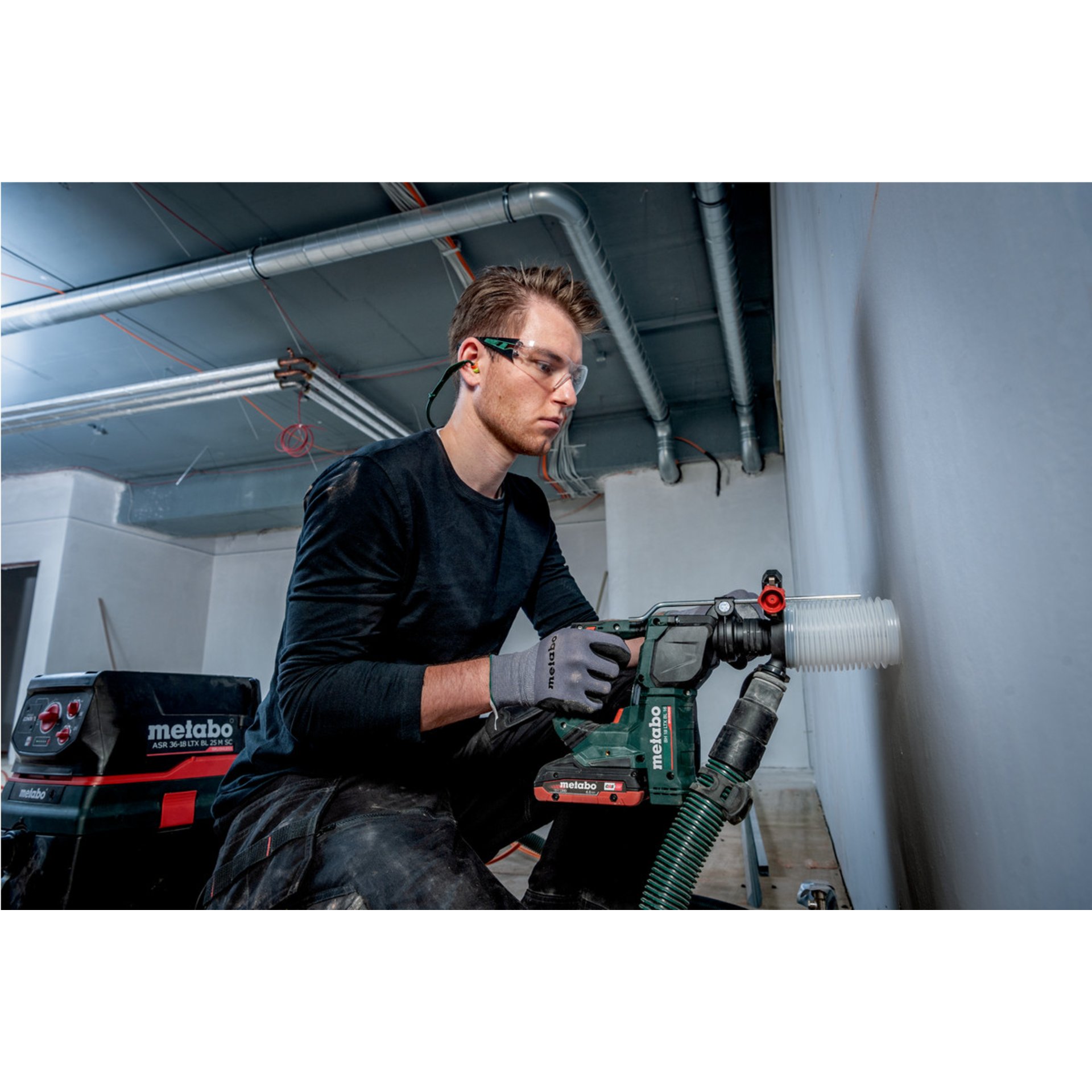Person, Arbeiter, Elektrische Bohrmaschine, Werkzeug, Handschuh