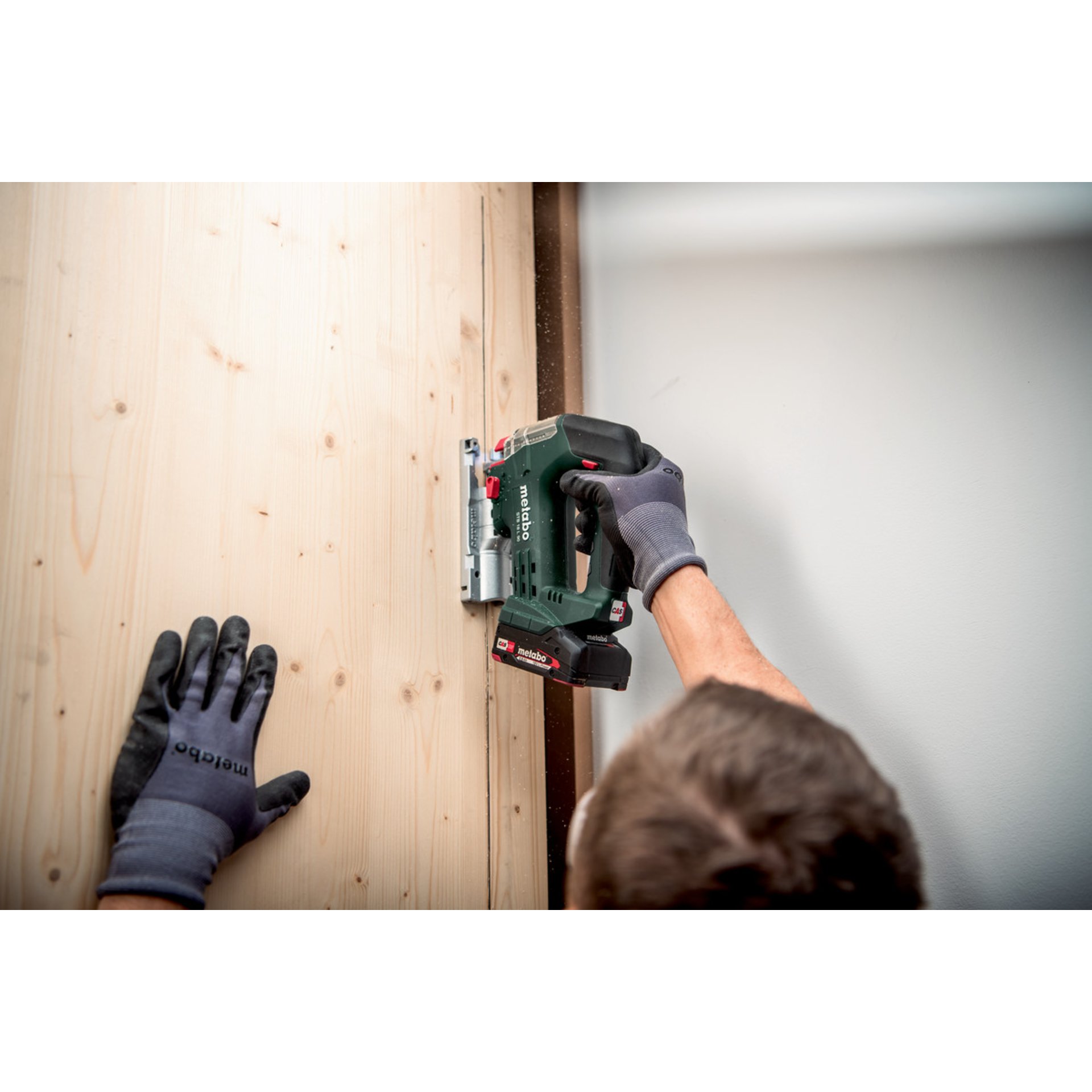 Drinnen, Innenarchitektur, Handschuh, Elektrische Bohrmaschine, Holzpaneele