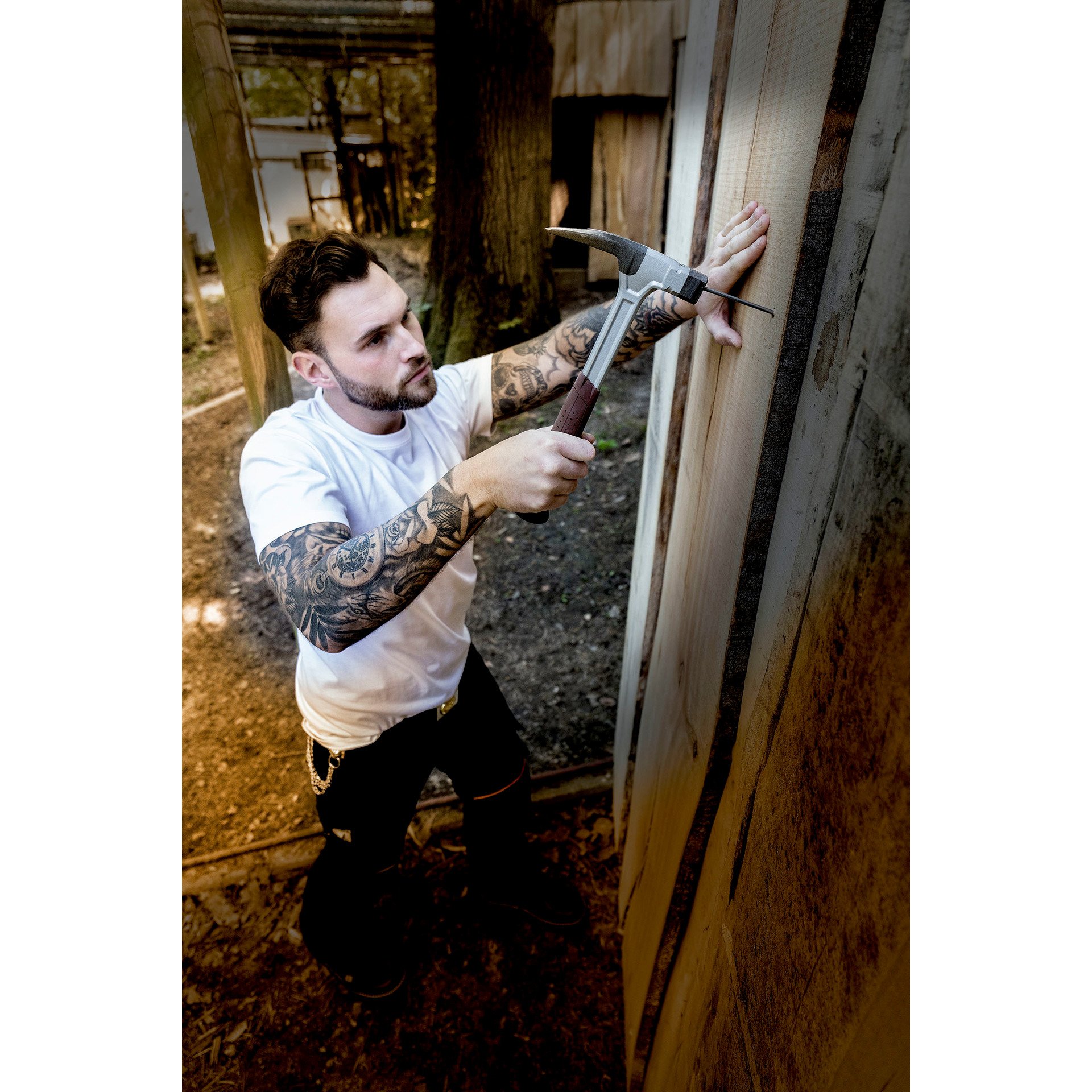 Holz, Innenarchitektur, Portrait, Tätowierung, Hosen