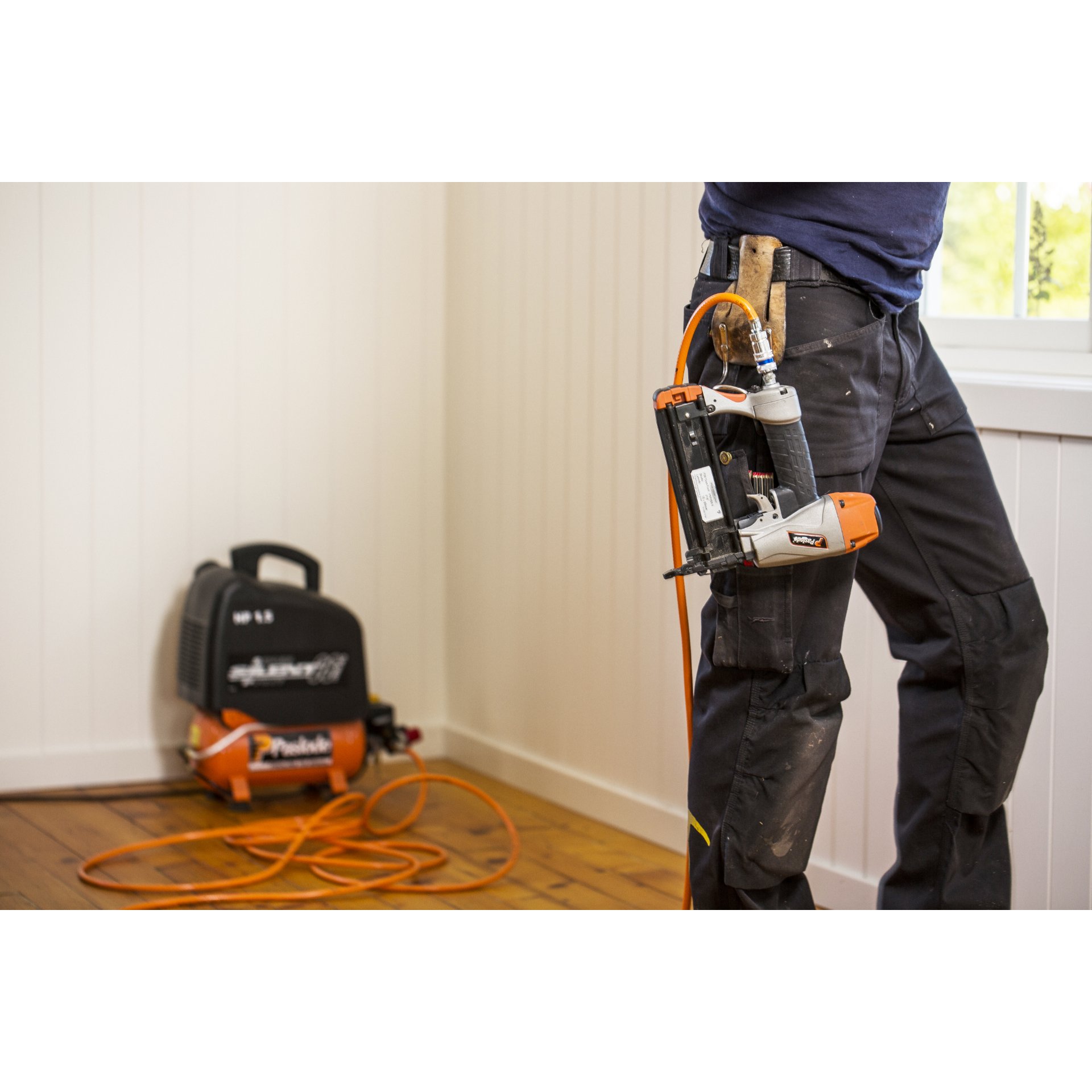 Drinnen, Innenarchitektur, Kleidung, Hosen