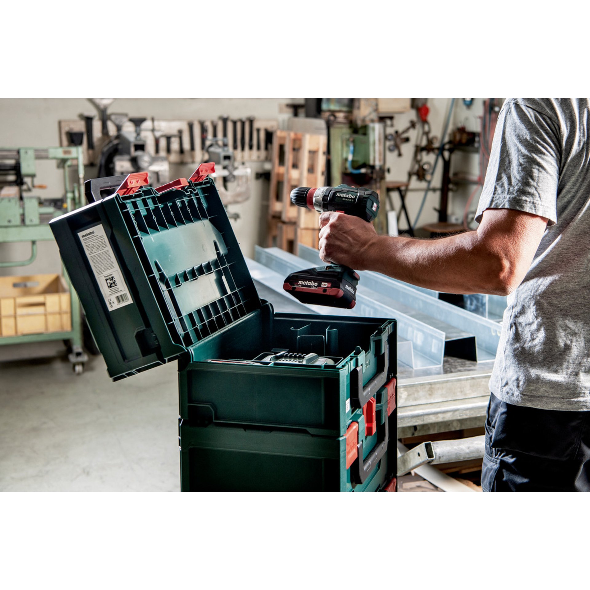 Gerät, Elektrische Bohrmaschine, Werkzeug, Kiste