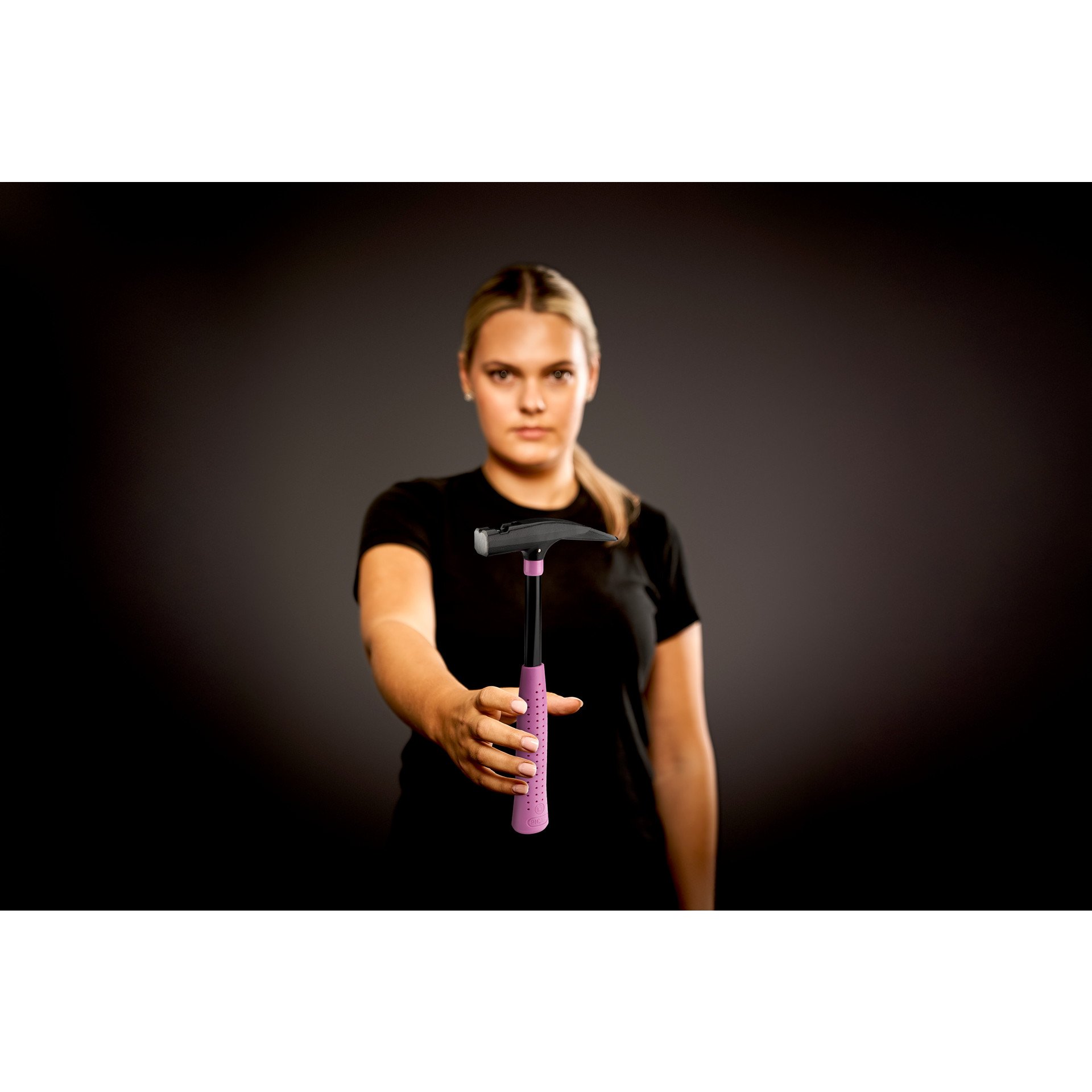 Bekleidung, T-shirt, Portrait, Hammer, Ärmel