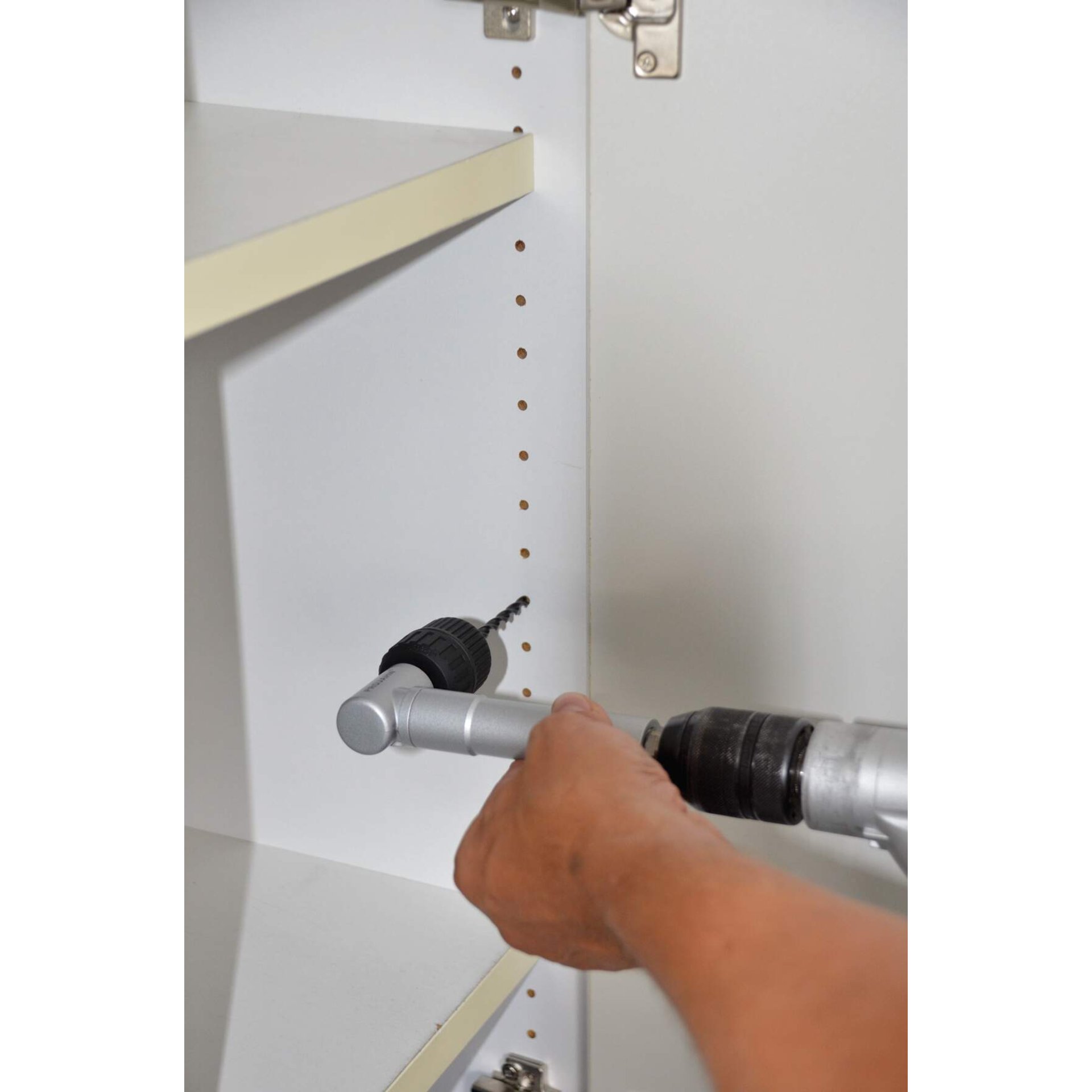 Schraubendreher, Bohrmaschine, Holzregal, Wandregal, Schraubenlochung