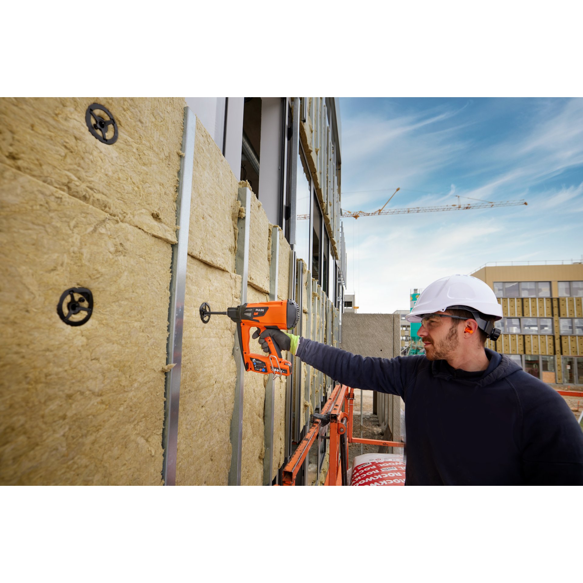 Person, Arbeiter, Elektrische Bohrmaschine, Werkzeug, Innenarchitektur